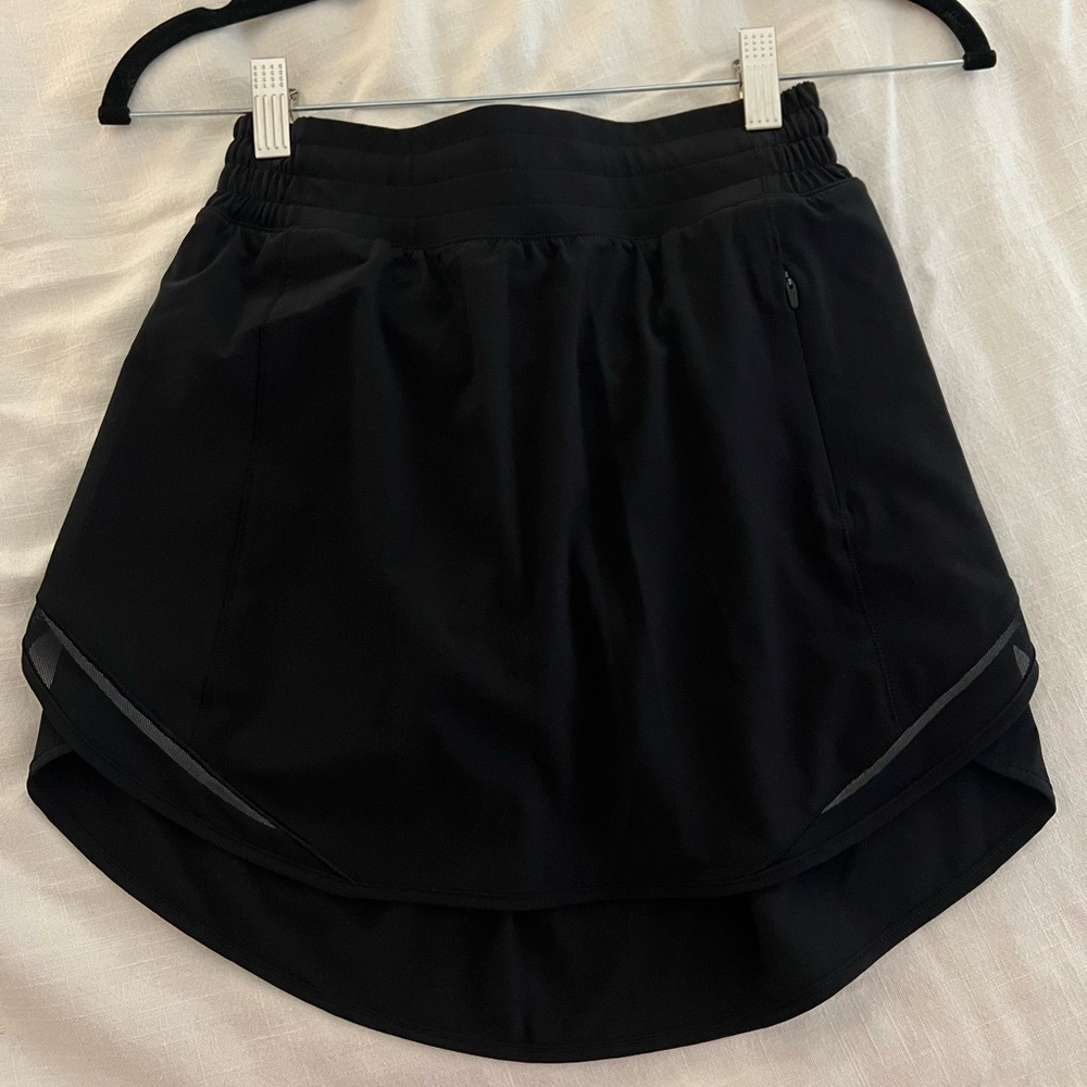 Lululemon Hotty Hot High Rise Skirt in Black
